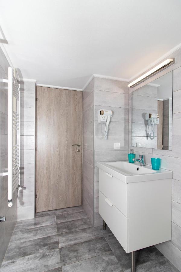 Large, Sunny, Modern Apartment Fully Renovated, Next To Agia Sofia Thessaloniki Buitenkant foto