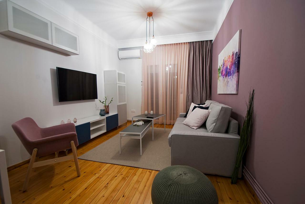 Large, Sunny, Modern Apartment Fully Renovated, Next To Agia Sofia Thessaloniki Buitenkant foto
